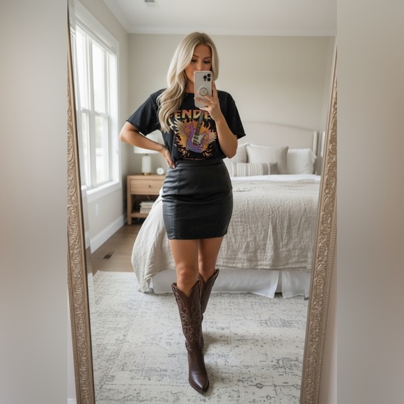 Daydreamer Tops - Fender Black Tee with Colorful Guitar Graphic